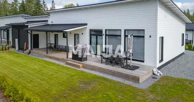 3 bedroom house in Lempaeaelae, Finland