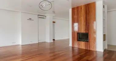 Квартира 6 комнат в Варшава, Польша