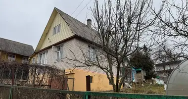 Haus in Papiarnianski siel ski Saviet, Weißrussland