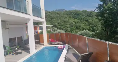 4 bedroom house in Buljarica, Montenegro