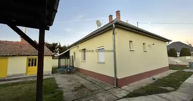 Haus 4 Zimmer in Kecskemeti jaras, Ungarn