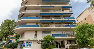 2 bedroom apartment in Cannes, France