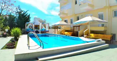 Reihenhaus 5 zimmer in Loutraki Perachora Agioi Theodoroi Municipality, Griechenland