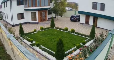 6 room house in Sukhyi Lyman, Ukraine