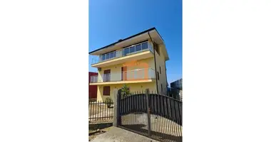 Villa 4 bedrooms in Bashkia Durres, Albania