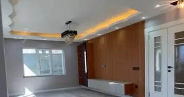 Apartamento 4 habitaciones en Beylikduezue, Turquía