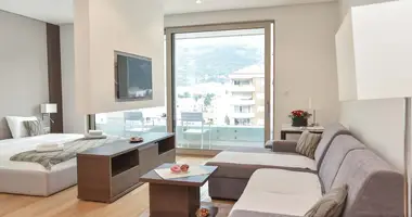 Apartamento con Vistas al mar, con aparcamiento público en Budva, Montenegro