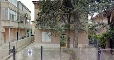 5 room apartment in Terni, Italy