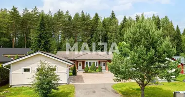 Haus 4 zimmer in Kouvola sub region, Finnland
