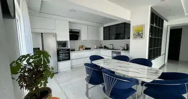 Apartamento 3 habitaciones en Montenegro