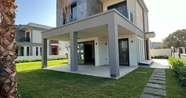 Villa 6 rooms with parking in Alanya, Turkey