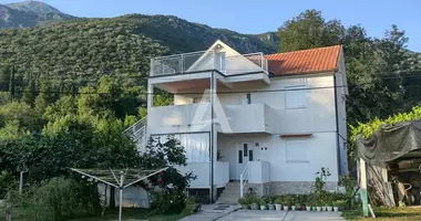 Haus 4 Schlafzimmer in Zelenika, Montenegro