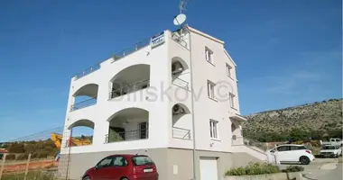 Casa 6 habitaciones en Trogir, Croacia