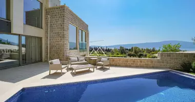 Villa 4 Zimmer mit Parkplatz, mit Terrasse, mit Garten in Tivat, Montenegro