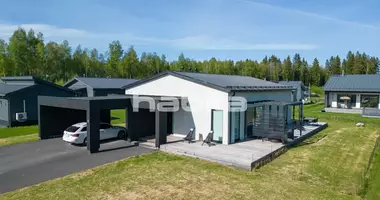 Дом 4 комнаты в Юлёярви, Финляндия