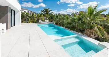 4 bedroom house in Calp, Spain