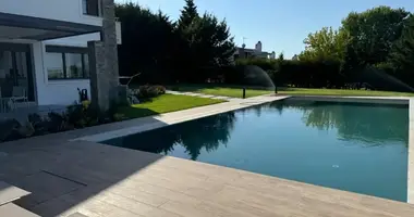 Villa 4 bedrooms with Swimming pool in demos kassandras, Greece