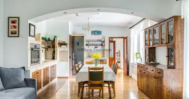 8 room house in Tahitotfalu, Hungary