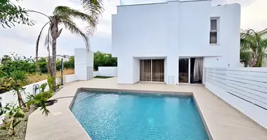 Casa 5 habitaciones en Paralimni, Chipre
