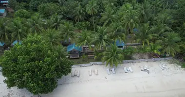 Foreclosed resort and fantastic rehab opportunity. en Kepulauan Anambas, Indonesia