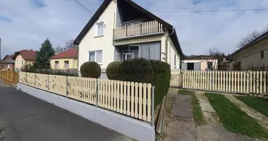 4 room house in Csoernyefoeld, Hungary