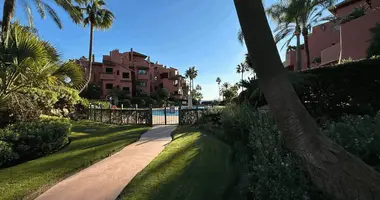 3 bedroom apartment in Estepona, Spain