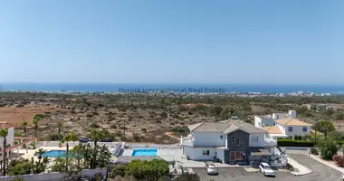 Villa 5 bedrooms in Paralimni, Cyprus