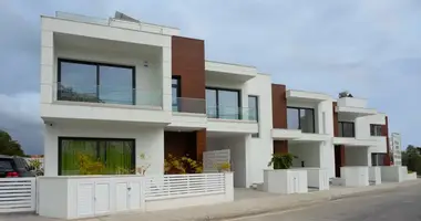 Townhouse 4 bedrooms in demos agiou athanasiou, Cyprus