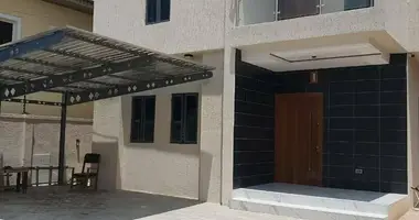 Doppelhaus 5 Zimmer in Ajah, Nigeria