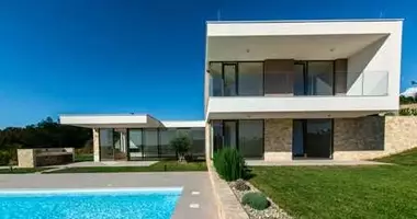 Villa 4 bedrooms with parking, with Sea view, with Terrace in Monterol, Croatia