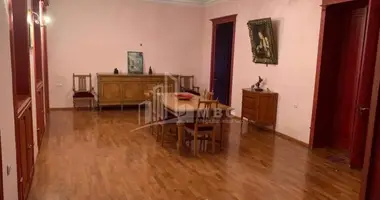 Apartamento 4 habitaciones en Tiflis, Georgia