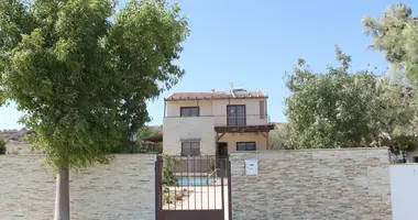 Villa 3 habitaciones con Piscina en Menogeia, Chipre