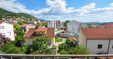 Mieszkanie 3 pokoi w Tivat, Czarnogóra