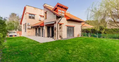 5 room house in Budapest, Hungary