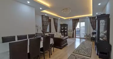 Duplex 4 rooms with parking, with sea view, with swimming pool in Alanya, Turkey