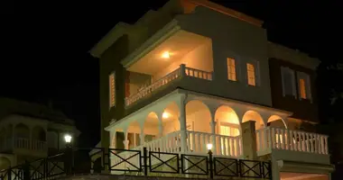 Villa 5 Zimmer mit Möbel, mit Klimaanlage, mit Schwimmbad in Incekum, Türkei