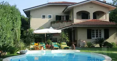 Villa 4 chambres avec parkovka parking, avec Climatiseur, avec Terrasse dans Forte dei Marmi, Italie