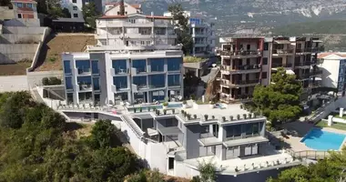 Villa 11 habitaciones con Doble acristalamiento, con Balcón, con Amueblado en Budva, Montenegro