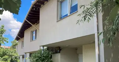 Szeregowiec 5 pokojów w Ryga, Łotwa