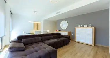 Haus 4 Zimmer in Lloret de Mar, Spanien