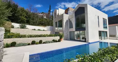 Villa  mit Parkplatz, mit Meerblick, mit Schwimmbad in Tivat, Montenegro