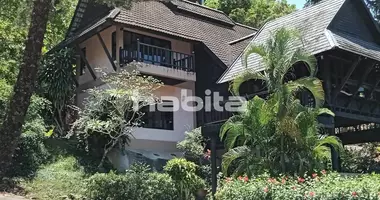 Villa 4 Zimmer mit Klimaanlage, mit Schwimmbad, mit Bergblick in Phuket, Thailand