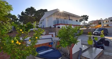 Villa  mit Möbliert, mit Terrasse, mit Garage in Torrevieja, Spanien