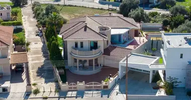 5 bedroom house in Latsia, Cyprus