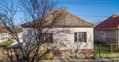4 room house in Many, Hungary