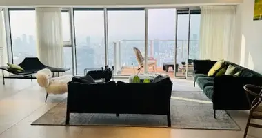 4 room apartment in Tel Aviv-Yafo, Israel