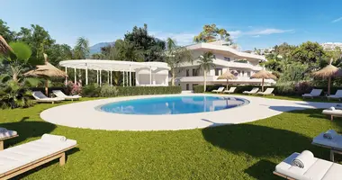 4 bedroom apartment in Estepona, Spain