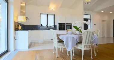 Villa 5 bedrooms in Sebruciems, Latvia