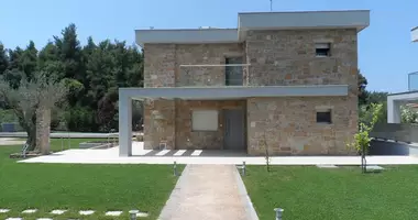 Villa 4 bedrooms with Sea view, with Swimming pool, with First Coastline in demos kassandras, Greece