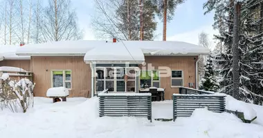 Mieszkanie 3 pokoi w Maentsaelae, Finlandia